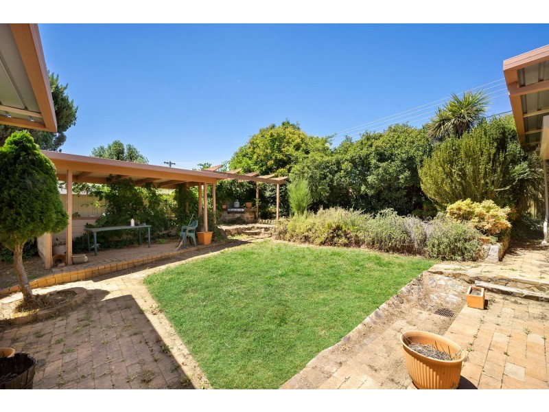 8 Broadbent Street, Scullin ACT 2614