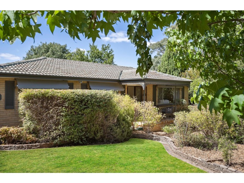 9 Clubbe Crescent, Macgregor ACT 2615