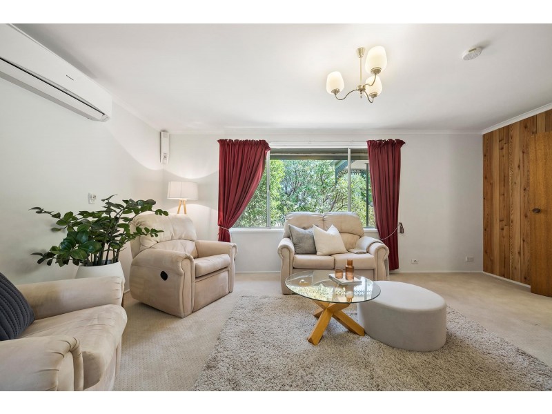 9 Clubbe Crescent, Macgregor ACT 2615