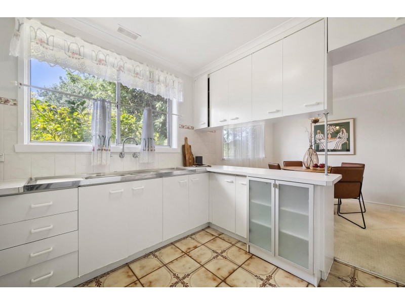 9 Clubbe Crescent, Macgregor ACT 2615