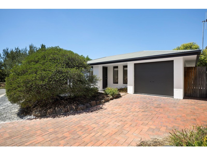 4 Bimbi Close, Ngunnawal ACT 2913