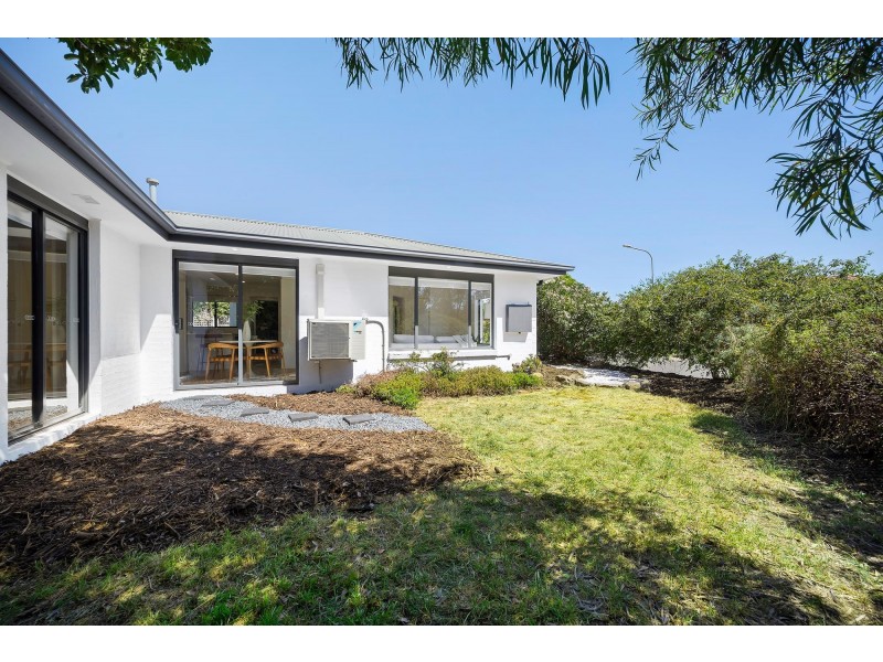 4 Bimbi Close, Ngunnawal ACT 2913