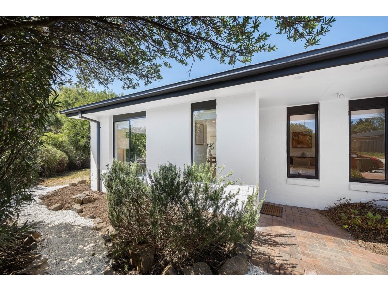 4 Bimbi Close, Ngunnawal ACT 2913