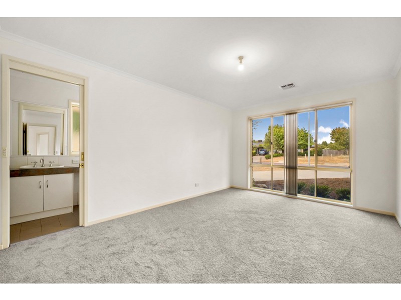 35 Lance Hill Avenue, Dunlop ACT 2615