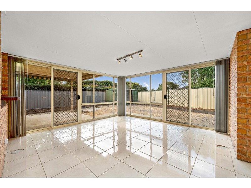 35 Lance Hill Avenue, Dunlop ACT 2615
