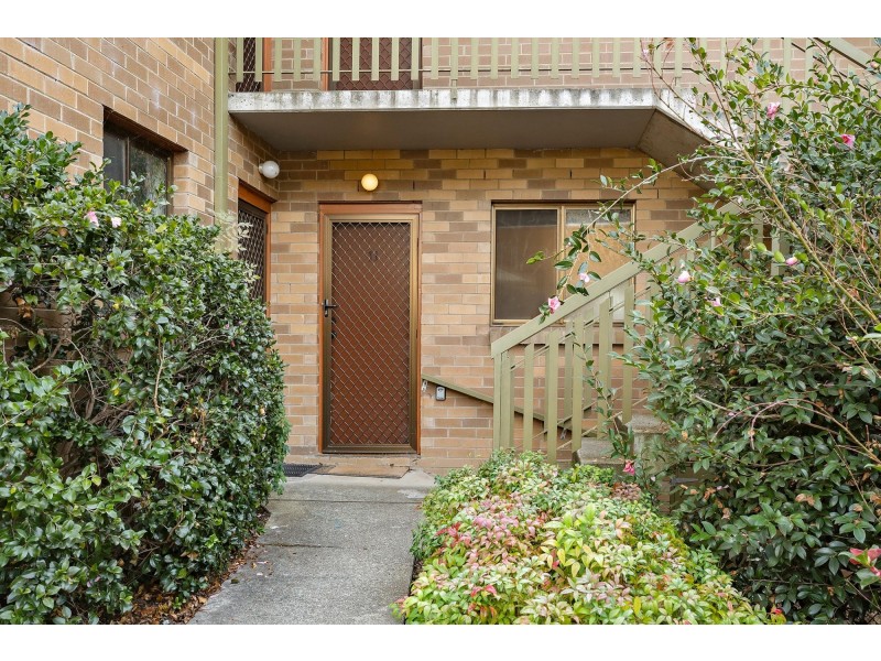 11/2 Buik Place, Belconnen ACT 2617
