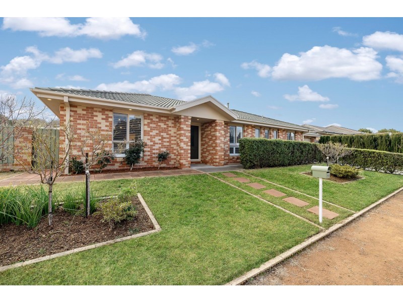 20 Unwin Avenue, Jerrabomberra NSW 2619