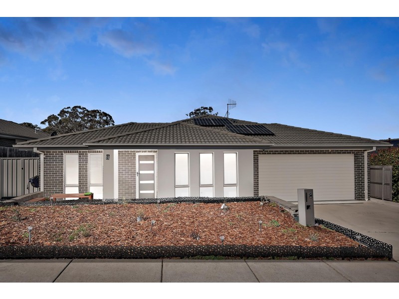 8 Rangiari Street, Bonner ACT 2914