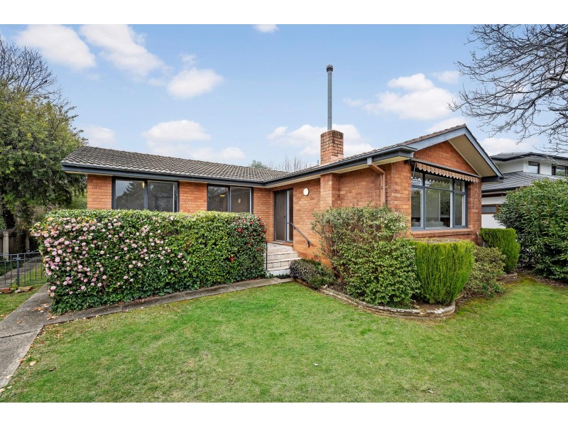 14 Stow Place, Watson ACT 2602