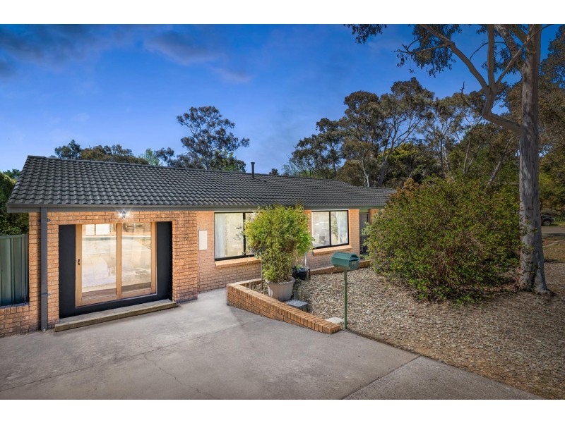2 Macfarlan Place, Latham ACT 2615