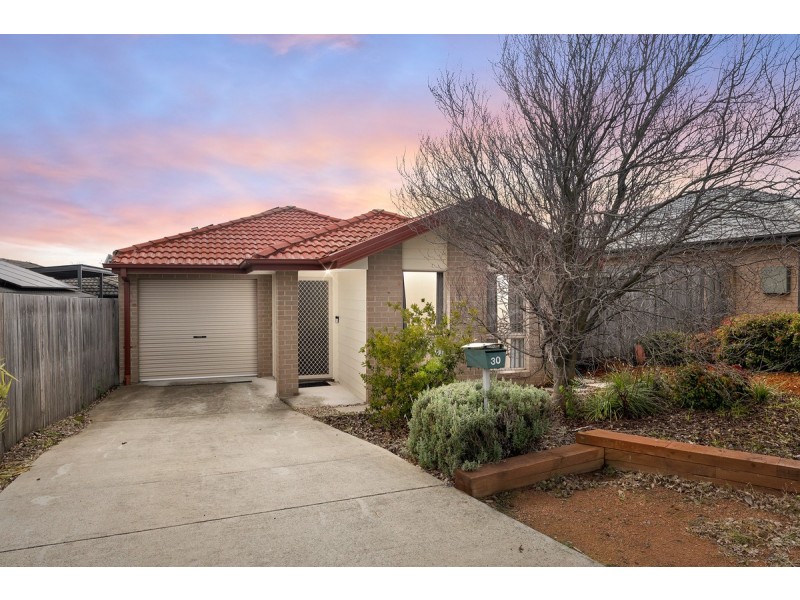 30 John Holt Street, Macgregor ACT 2615