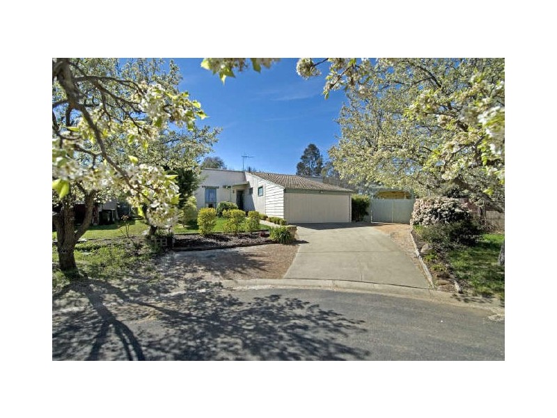 12 Moulder Court, Charnwood ACT 2615