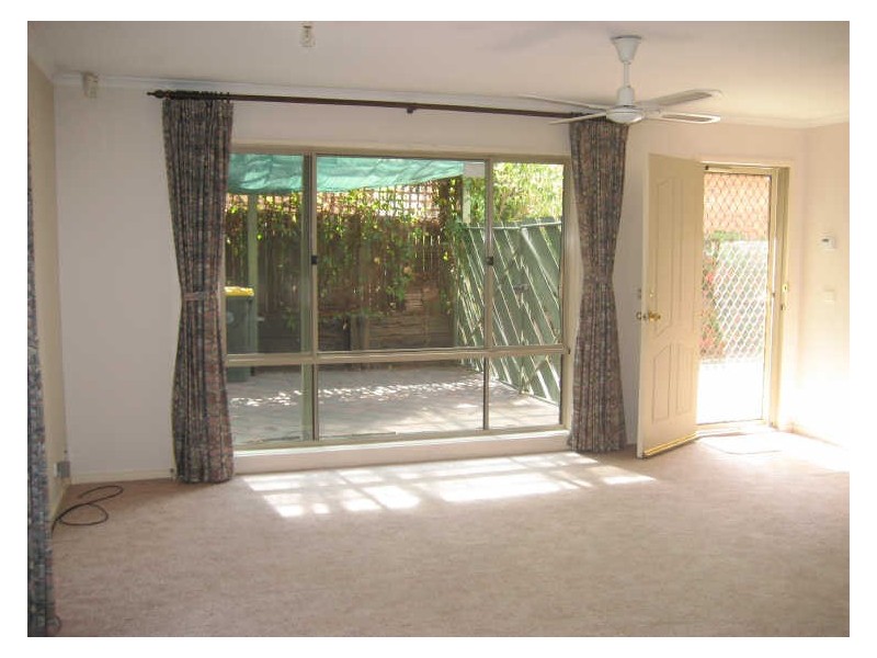 6 Leonard Close, Dunlop ACT 2615