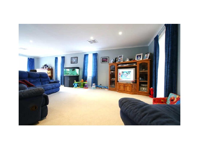 35 McDougall Street, Charnwood ACT 2615