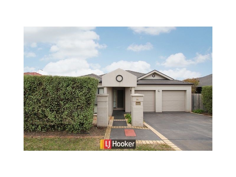 16 May Mills Close, Nicholls ACT 2913