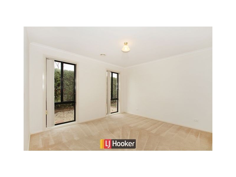 16 May Mills Close, Nicholls ACT 2913