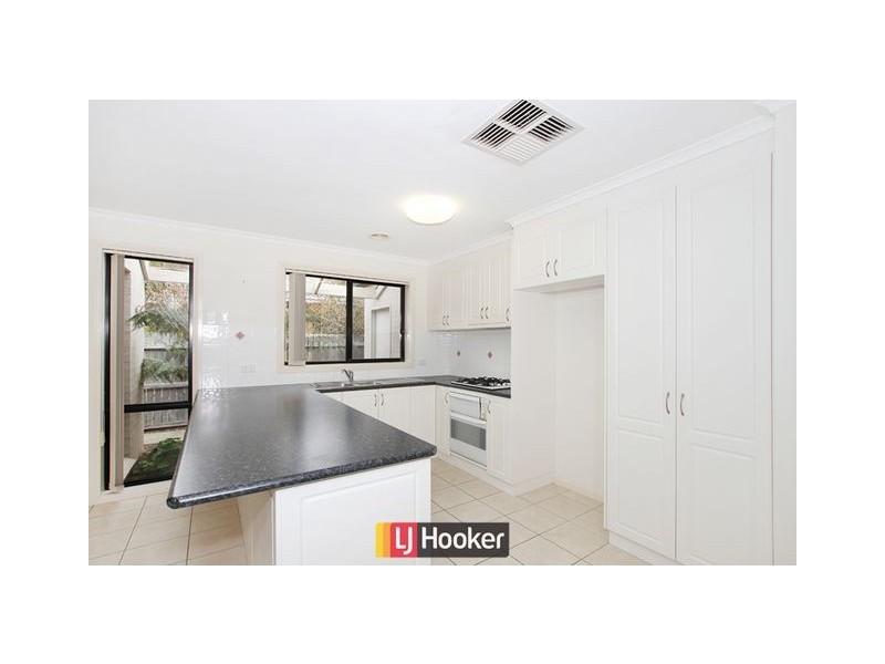 16 May Mills Close, Nicholls ACT 2913