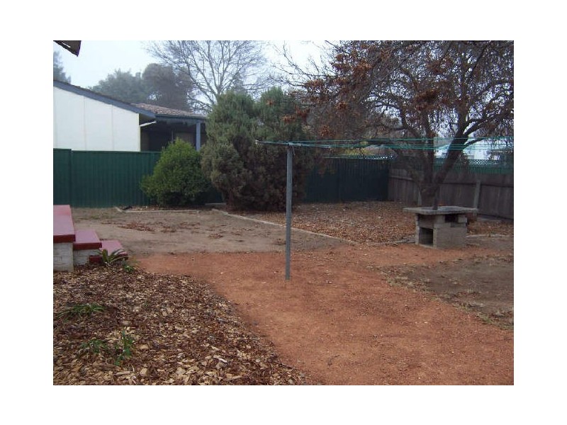 8 Yabsley Place, Charnwood ACT 2615