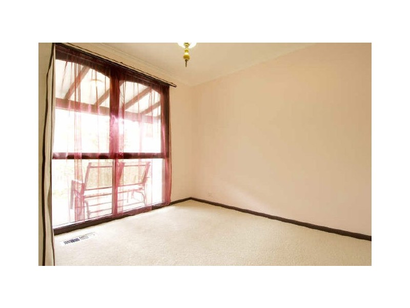 11 Cumpston Place, Macgregor ACT 2615