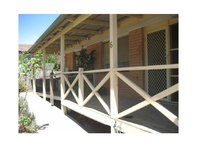 5 De Mestre Place, Holt ACT 2615
