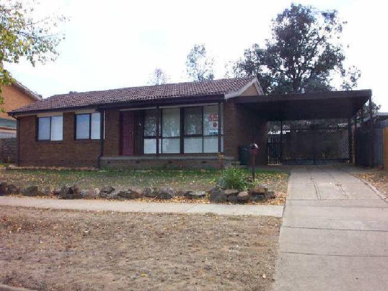 35 Canopus Crescent, Giralang ACT 2617