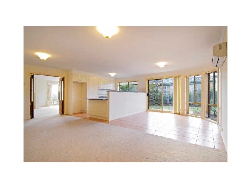 1 Quinlivan Crescent, Dunlop ACT 2615