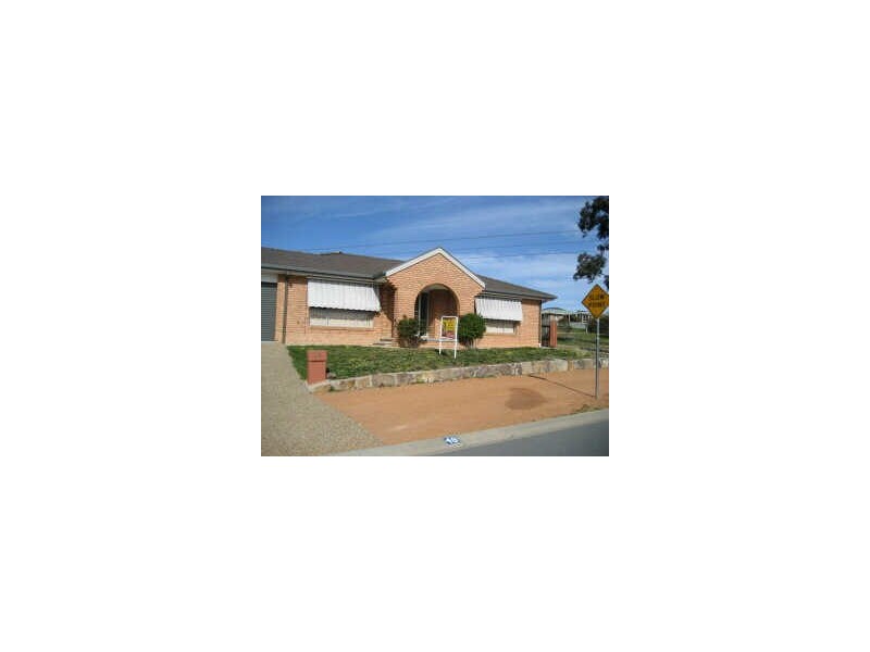 48 Evelyn Owen Cres, Dunlop ACT 2615