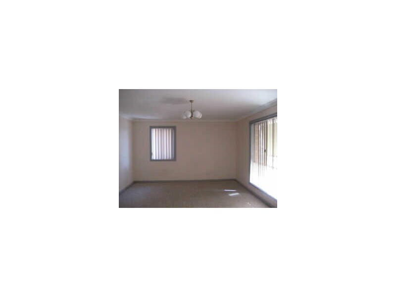 48 Evelyn Owen Cres, Dunlop ACT 2615