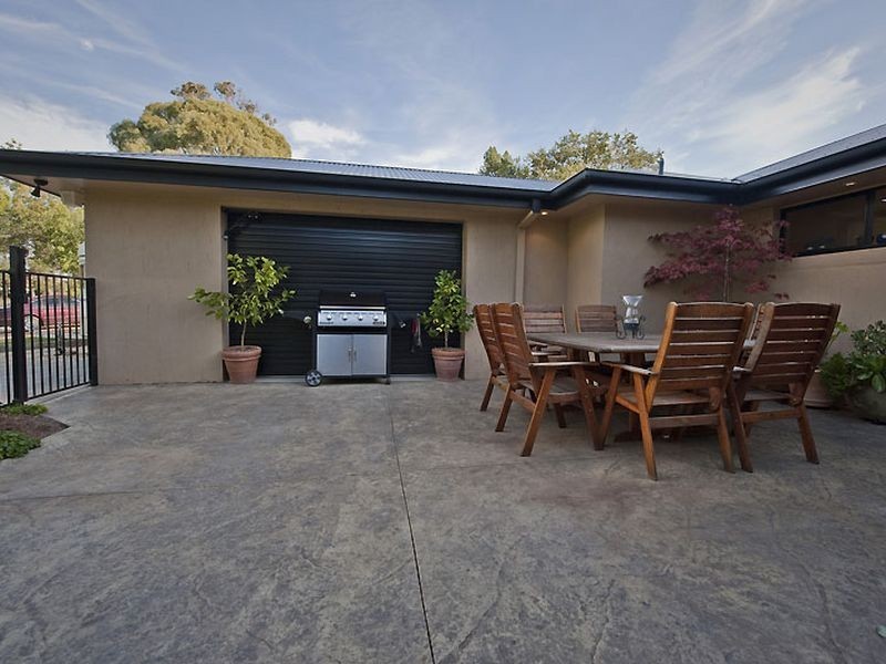 42 Armstrong Crescent, Holt ACT 2615