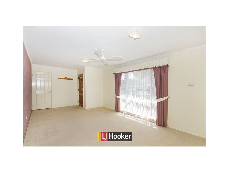 16 Thornhill Street, Dunlop ACT 2615