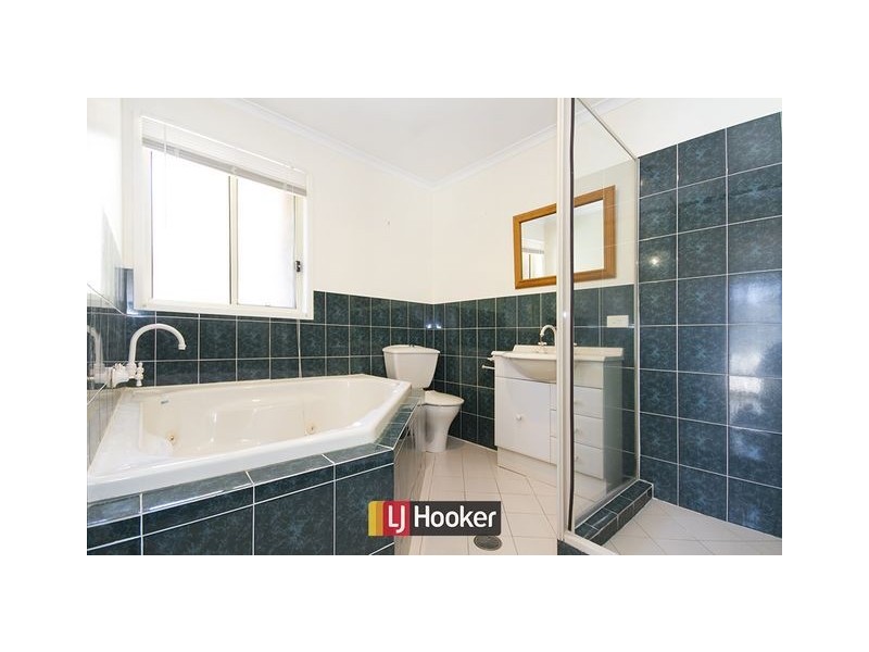 16 Thornhill Street, Dunlop ACT 2615