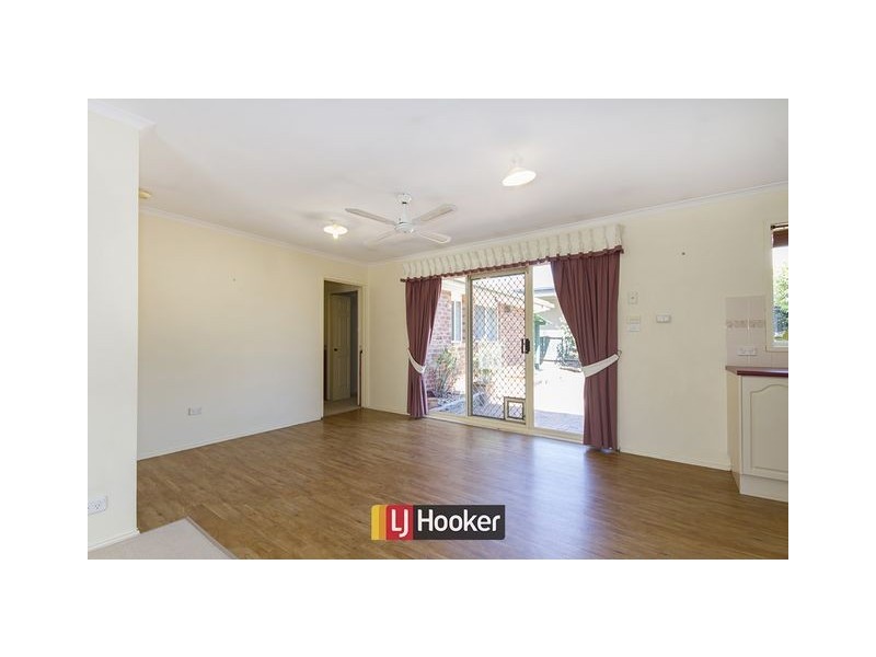 16 Thornhill Street, Dunlop ACT 2615