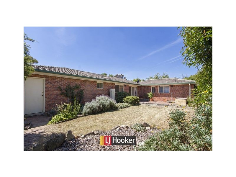 16 Thornhill Street, Dunlop ACT 2615