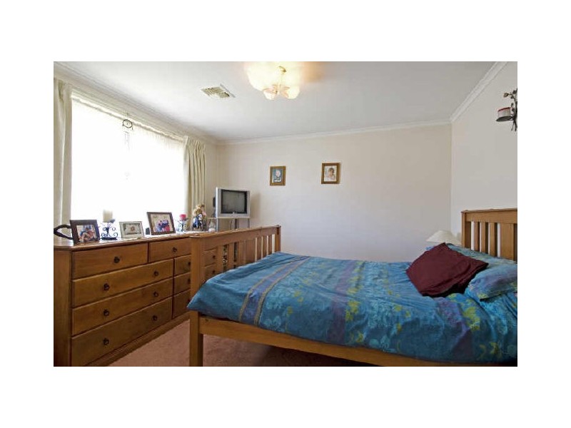 1 Castieau Street, Higgins ACT 2615