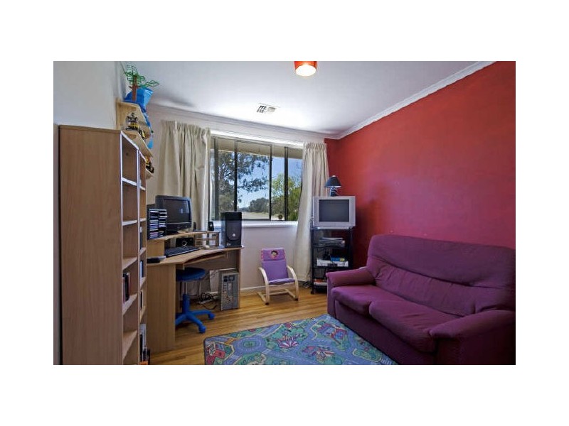 1 Castieau Street, Higgins ACT 2615