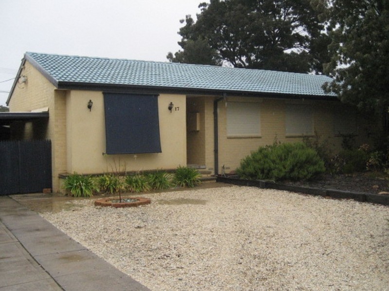 17 Brownless Street, Macgregor ACT 2615