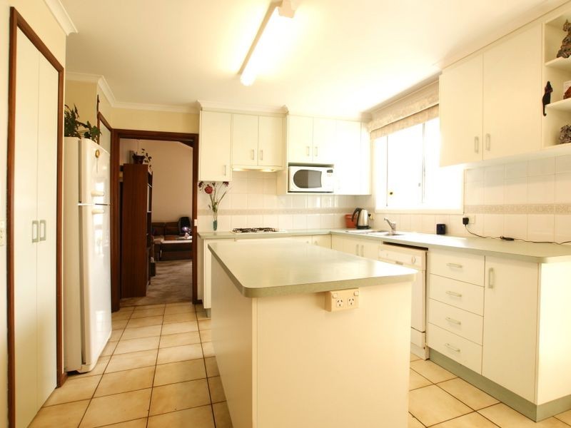 16 Handcock Crescent, Macgregor ACT 2615