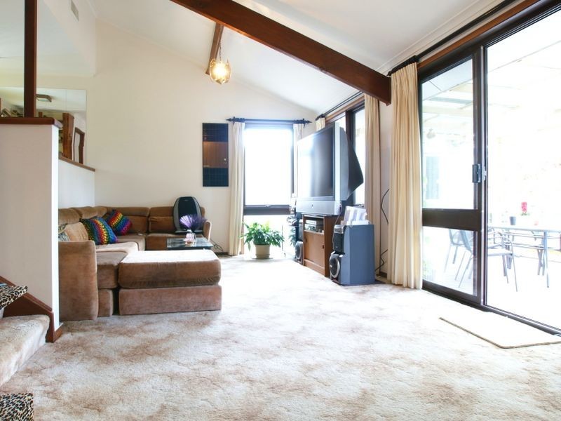 16 Handcock Crescent, Macgregor ACT 2615