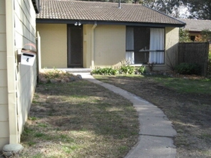 4 Packham Place, Charnwood ACT 2615