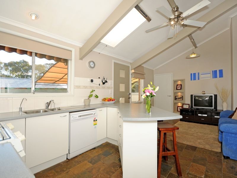 64 Pickworth Street, Holt ACT 2615