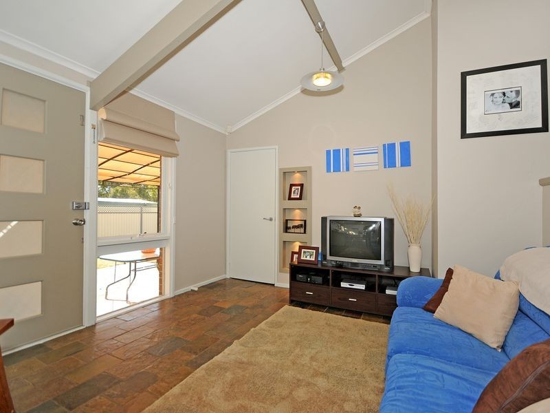 64 Pickworth Street, Holt ACT 2615