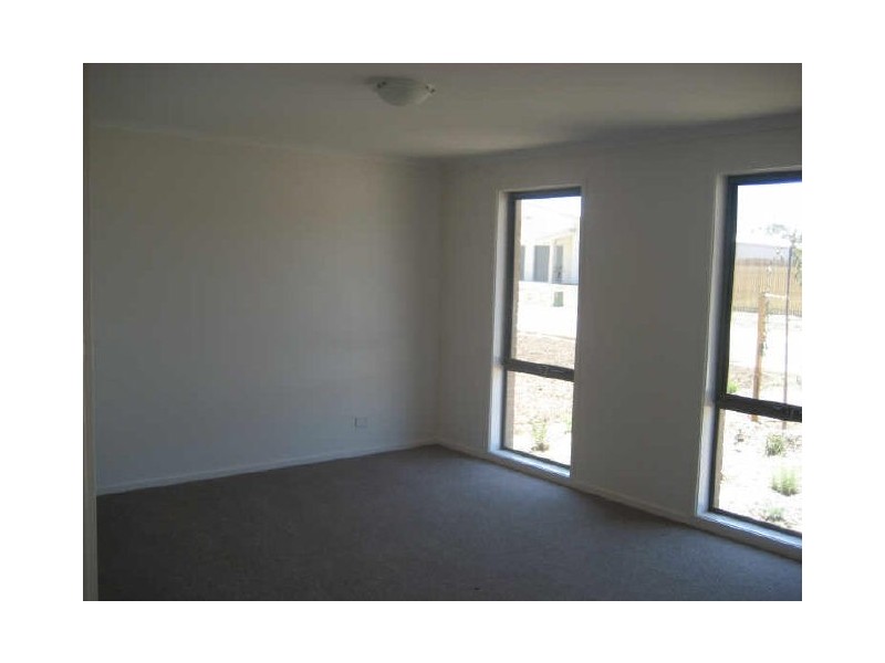 11 Bryan Hudson Street, Macgregor ACT 2615
