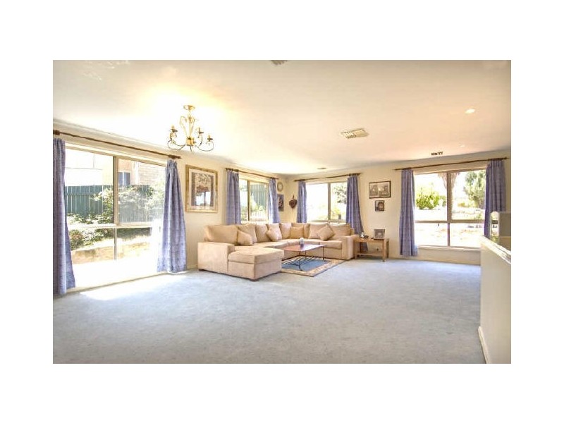 14 Pomeroy Street, Dunlop ACT 2615
