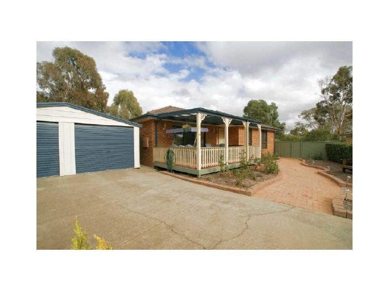 6 Mudie Place, Charnwood ACT 2615