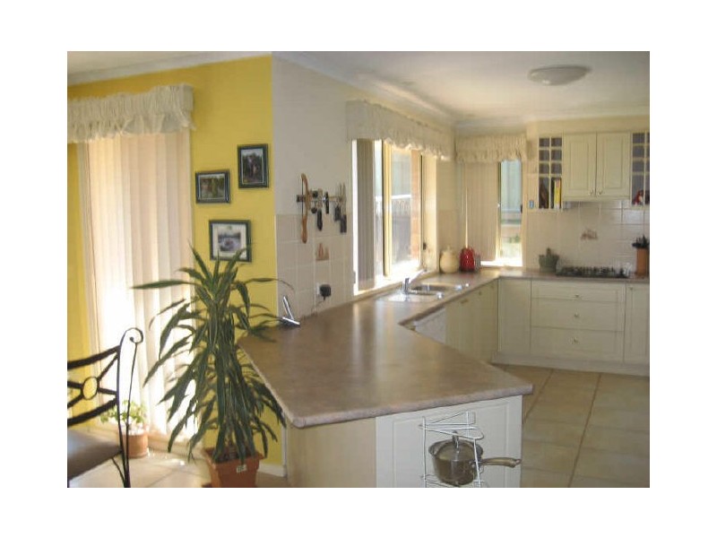 10 Buckmaster Crescent, Dunlop ACT 2615