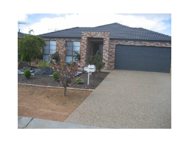 11 Binney Close, Dunlop ACT 2615