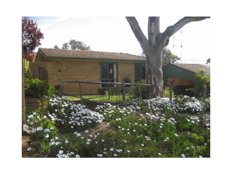 33 Garrad Court, Charnwood ACT 2615