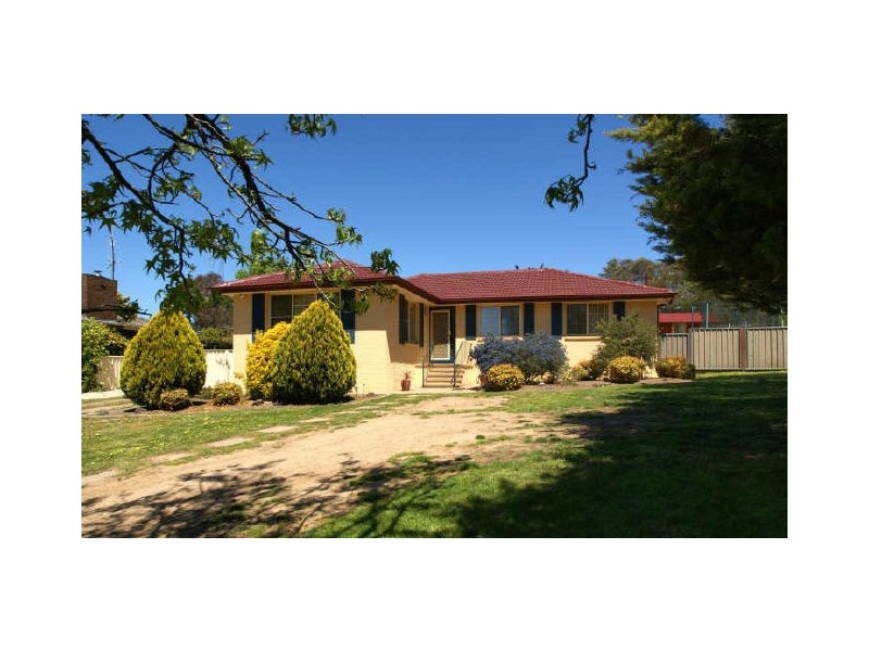 9 Greig Place, Macgregor ACT 2615