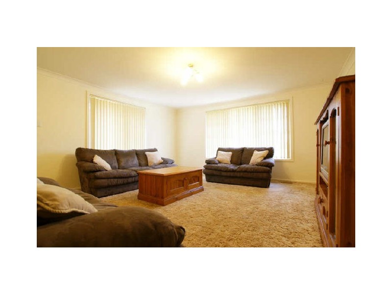 9 Greig Place, Macgregor ACT 2615