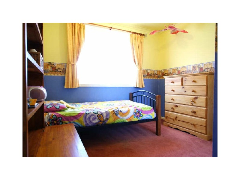 9 Greig Place, Macgregor ACT 2615